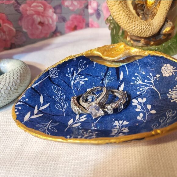 DECOUPAGE PATTERN CLAM SHELL  - Picture 7 of 10